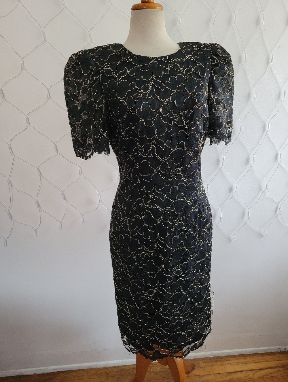 Vintage Formal Cocktail Dress • Leslie Fay • Black Lace • Puff Sleeves • Size 10